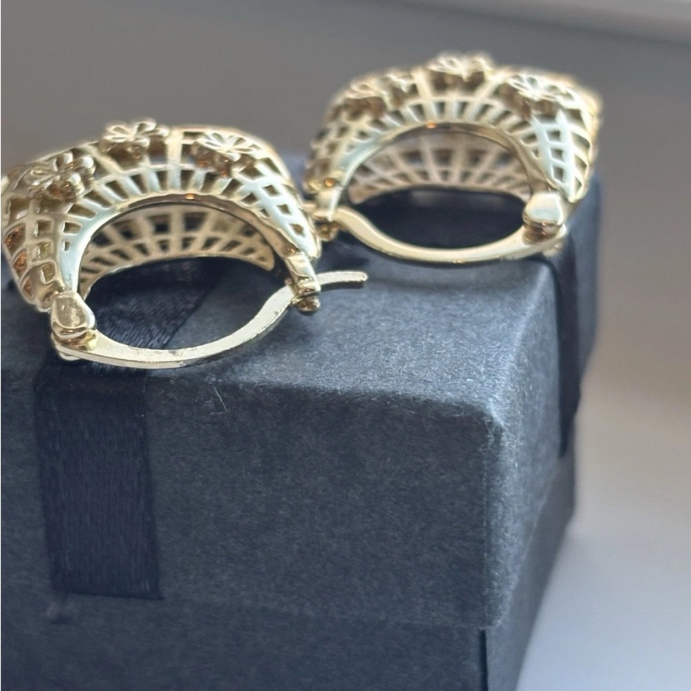 Boho Gold Plated Filigree Floral Hoop Earrings Openwork Statement Hoops New - Picture 4 of 8